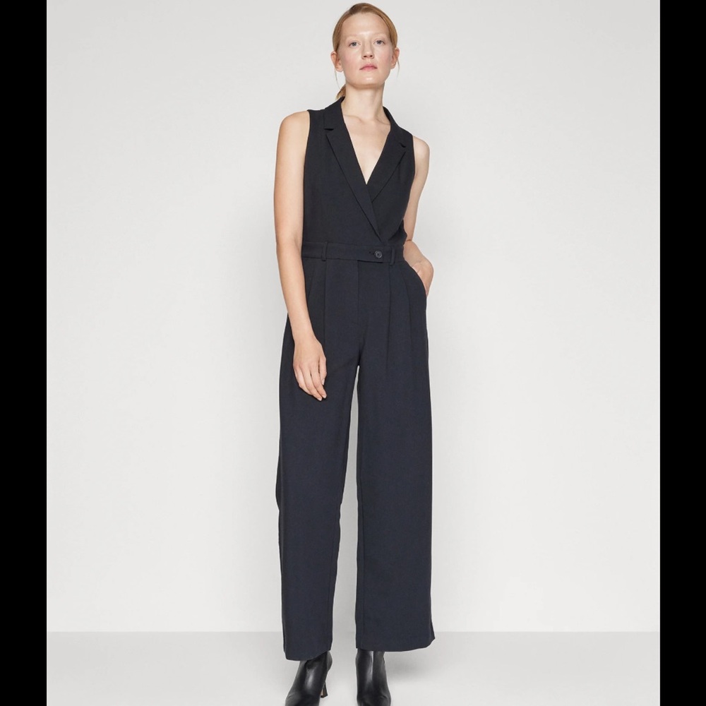 Abercrombie & Fitch Black Sleeveless Sloane Jumpsuit - Picture 3 of 6